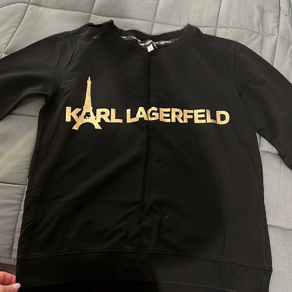 Karl lagerfeld sweatshirt worn maybe twice in mint condition